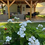 Szarszo With 3 And Private Beach, Private Parking Balatonszarszo