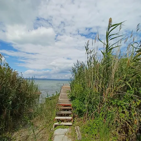 Szarszo With 3 And Private Beach, Private Parking Nyaraló Balatonszárszó