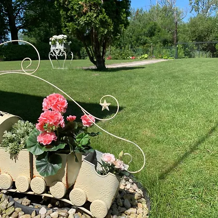 Holiday home Szarszo With 3 And Private Beach, Private Parking Balatonszarszo