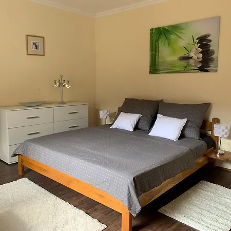 Szarszo With 3 And Private Beach, Private Parking Holiday home *