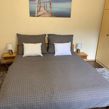 Szarszo With 3 And Private Beach, Private Parking
