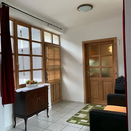Szarszo With 3 And Private Beach, Private Parking *