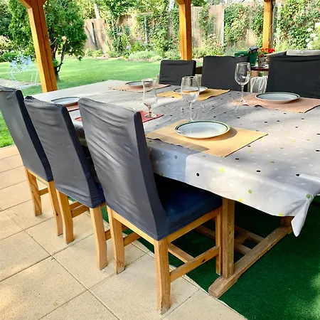 Szarszo With 3 And Private Beach, Private Parking バラトンサールソー