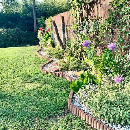 Szarszo With 3 And Private Beach, Private Parking *