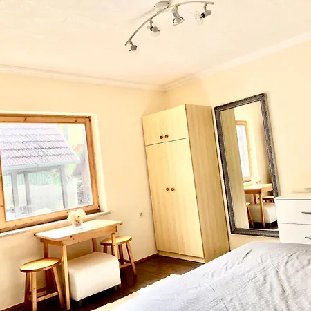 Σπίτι διακοπών Szarszo With 3 And Private Beach, Private Parking Balatonszarszo