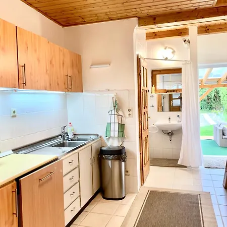 בית נופש Szarszo With 3 And Private Beach, Private Parking