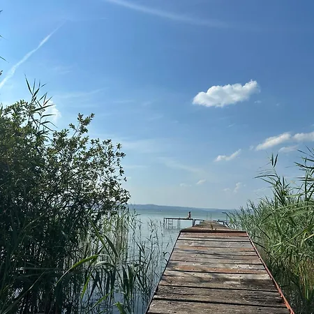 Nyaraló Szarszo With 3 And Private Beach, Private Parking Balatonszárszó