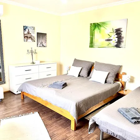 Szarszo With 3 And Private Beach, Private Parking * Balatonszarszo