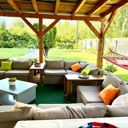 Szarszo With 3 And Private Beach, Private Parking Tatil Evi