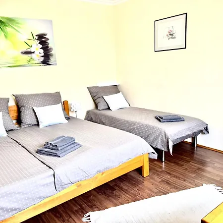 Szarszo With 3 And Private Beach, Private Parking בית נופש