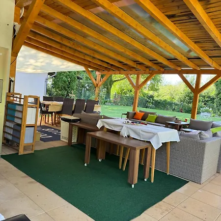 Дом отдыха Szarszo With 3 And Private Beach, Private Parking *