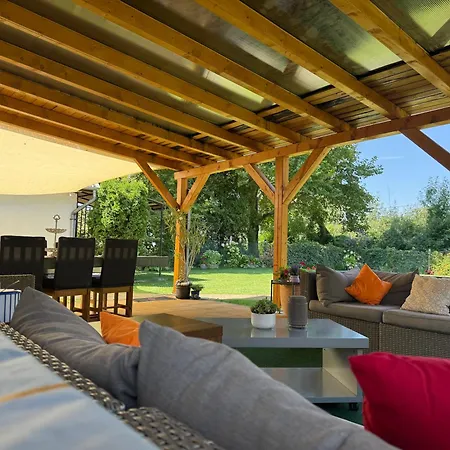 Szarszo With 3 And Private Beach, Private Parking *