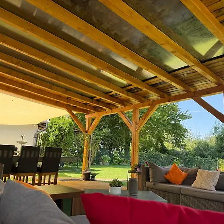 Szarszo With 3 And Private Beach, Private Parking Holiday home