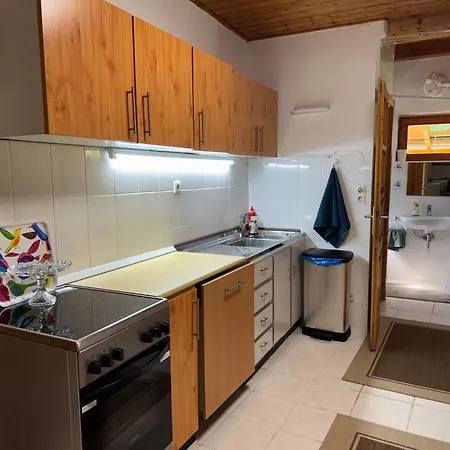 Szarszo With 3 And Private Beach, Private Parking Balatonszarszo