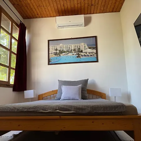 Szarszo With 3 And Private Beach, Private Parking Holiday home *