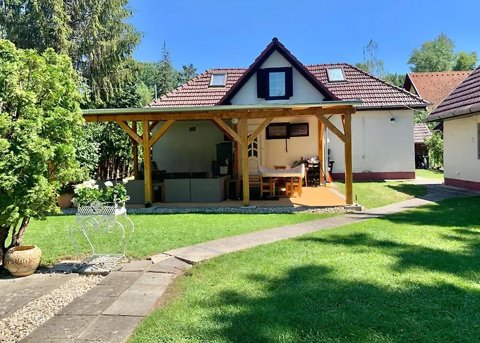 Szarszo With 3 And Private Beach, Private Parking Casa vacanze Balatonszarszo