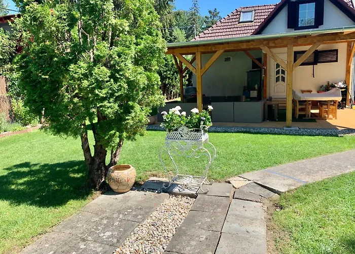 Szarszo With 3 And Private Beach, Private Parking