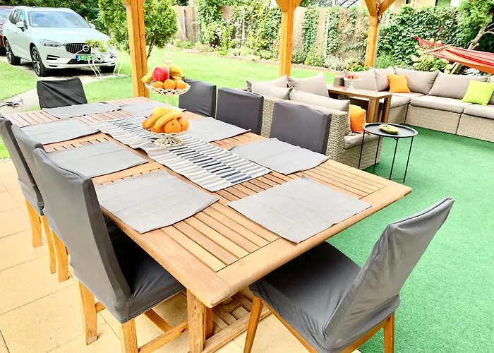 Casa vacanze Szarszo With 3 And Private Beach, Private Parking Balatonszarszo