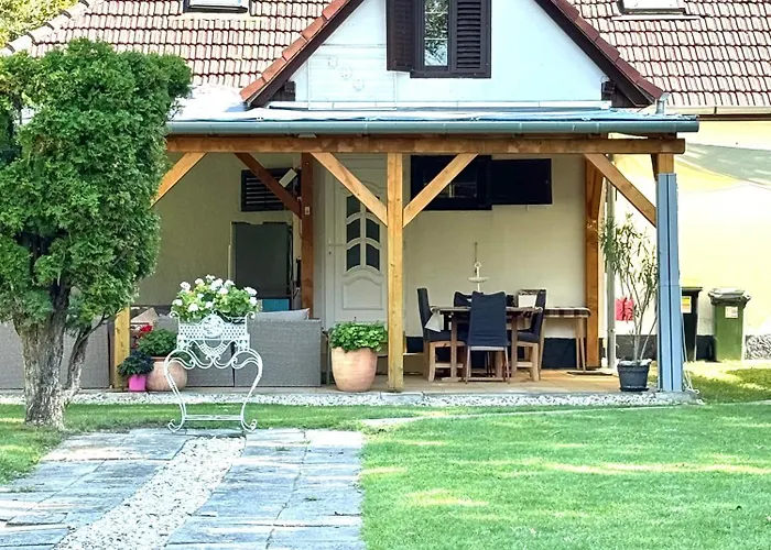 Casa vacanze Szarszo With 3 And Private Beach, Private Parking *