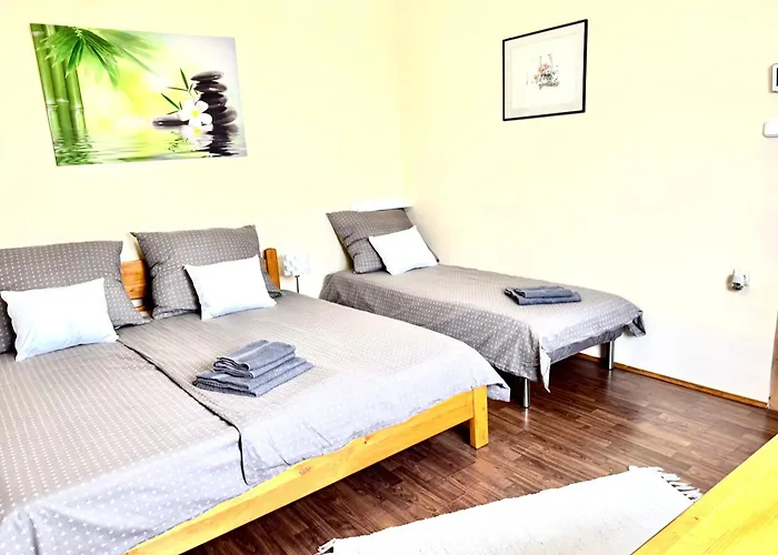 Szarszo With 3 And Private Beach, Private Parking Ferienhaus