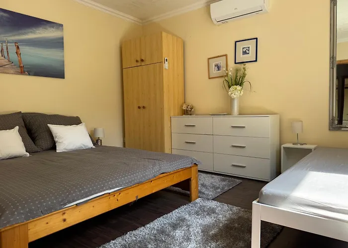 Szarszo With 3 And Private Beach, Private Parking * Balatonszarszo