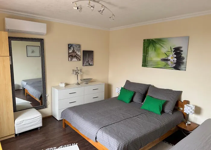 Casa vacanze Szarszo With 3 And Private Beach, Private Parking Balatonszarszo