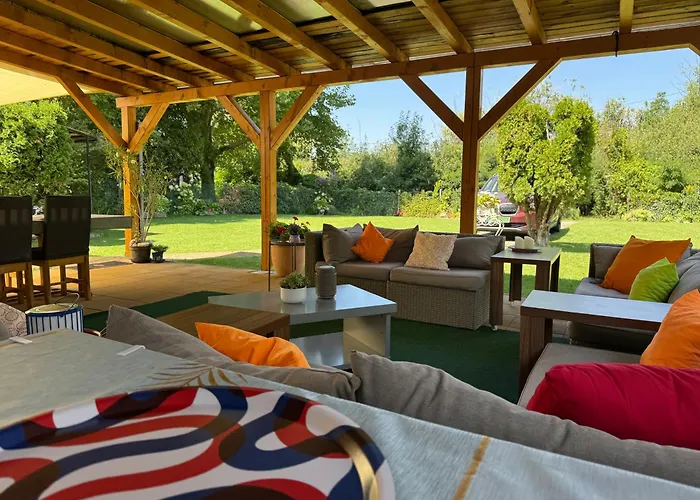 Szarszo With 3 And Private Beach, Private Parking