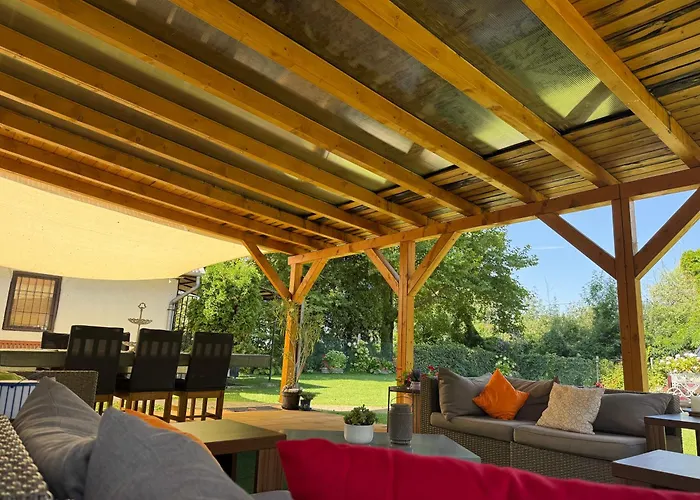 Szarszo With 3 And Private Beach, Private Parking Casa vacanze