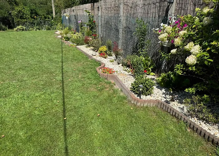 Casa vacanze Szarszo With 3 And Private Beach, Private Parking Balatonszarszo