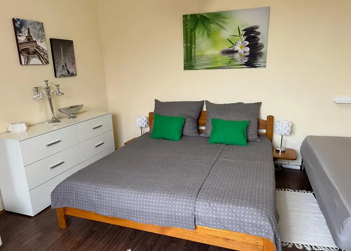 Szarszo With 3 And Private Beach, Private Parking * Balatonszarszo